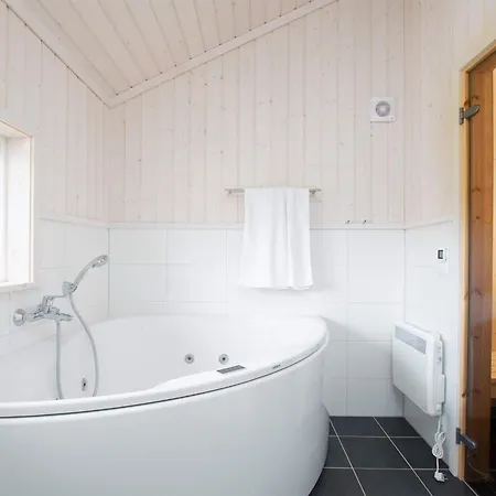 Inviting With Sauna *